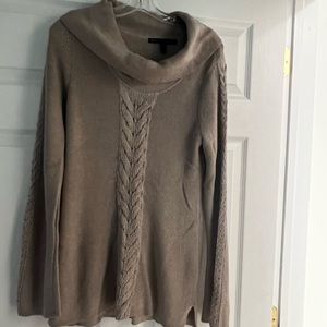 White House Blavk Matket sweater
